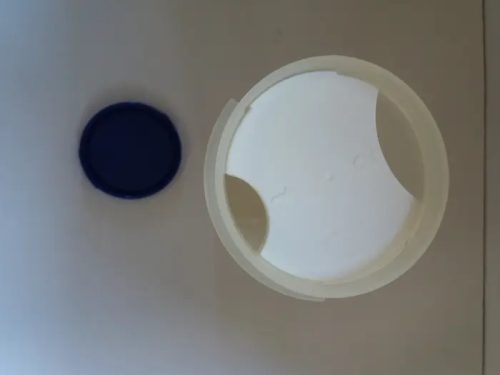 Kerek Mindenes kék tetővel 1100 ml - BEMUTATÓ DARAB, KISSÉ ELSZíNEZŐDÖTT - Tupperware