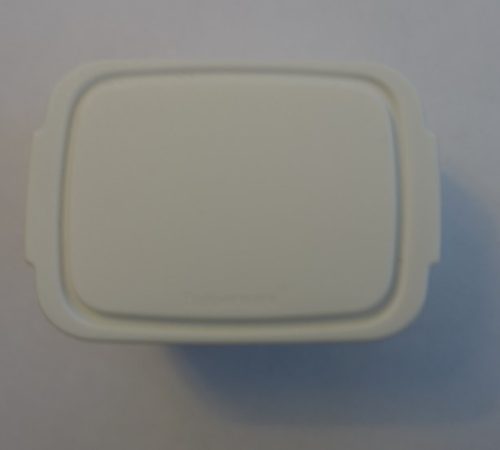 Tupperware hűtőmágnes, Fehér tárolóedény forma