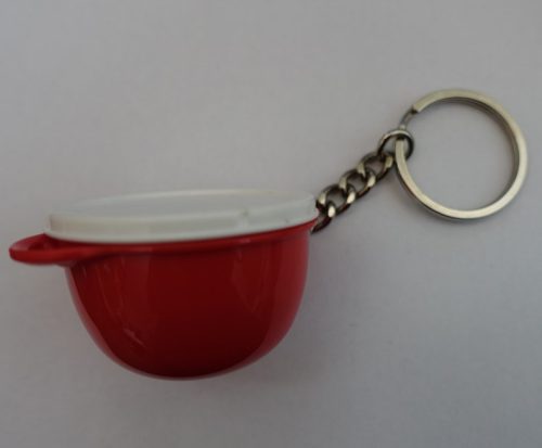Tupperware kulcstartó, Piros kelesztőtál forma